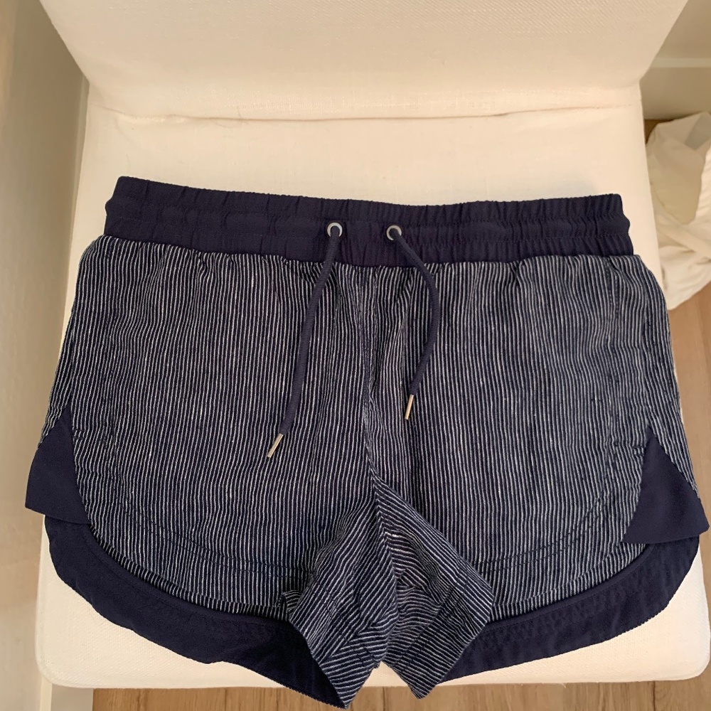 Athleta Beachside Bali Linen Short  Blue Stripe-size 8